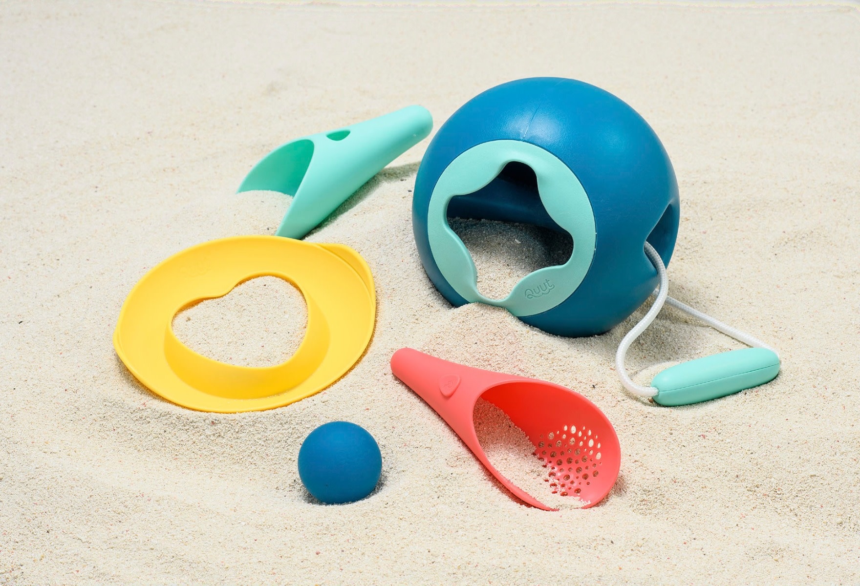 Quut Quut - Beach Set - 1 Mini Ballo + 1 cuppi + 1 Heart Shaper  + 1 Beach Bag