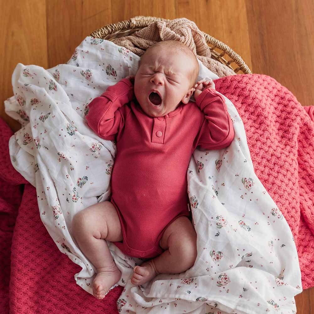 Snuggle Hunny Kids Snuggle Hunny Hibiscus Long Sleeve Bodysuit - Newborn (0000)