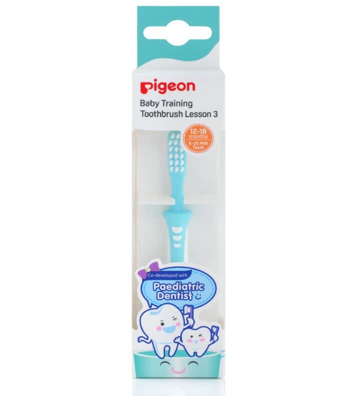 Pigeon Pigeon Training Toothbrush Step 3