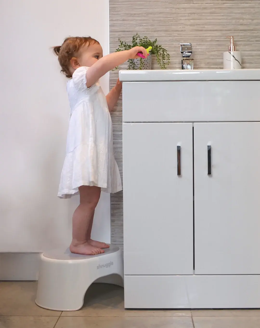 Shnuggle Shnuggle Step Stool - White