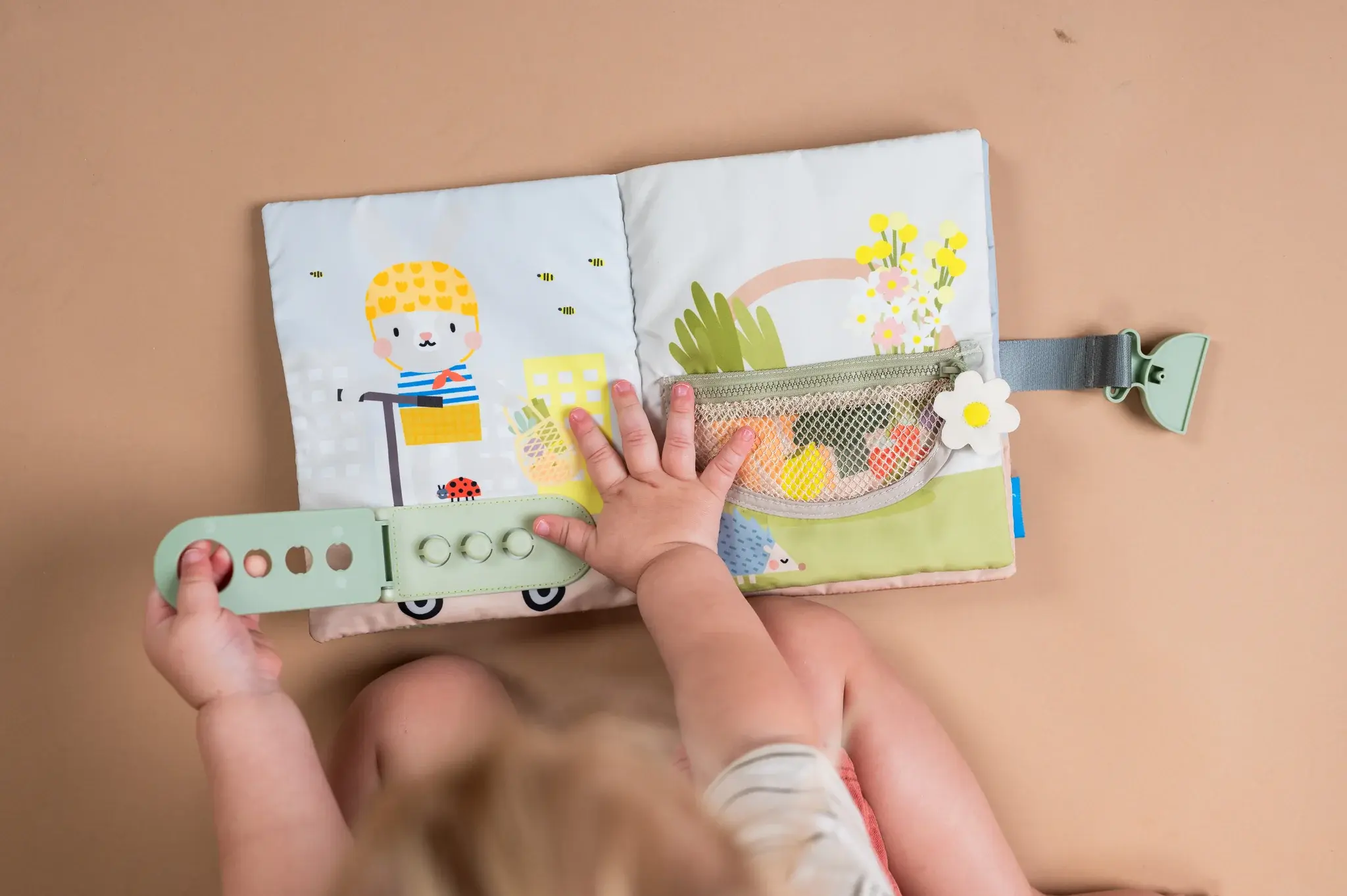 Taf Toys Taf Toys Quiet Busy Book