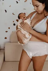 Bubba Bump Bubba Bump Disposable postpartum underwear (One Pack (8 Pairs) Medium