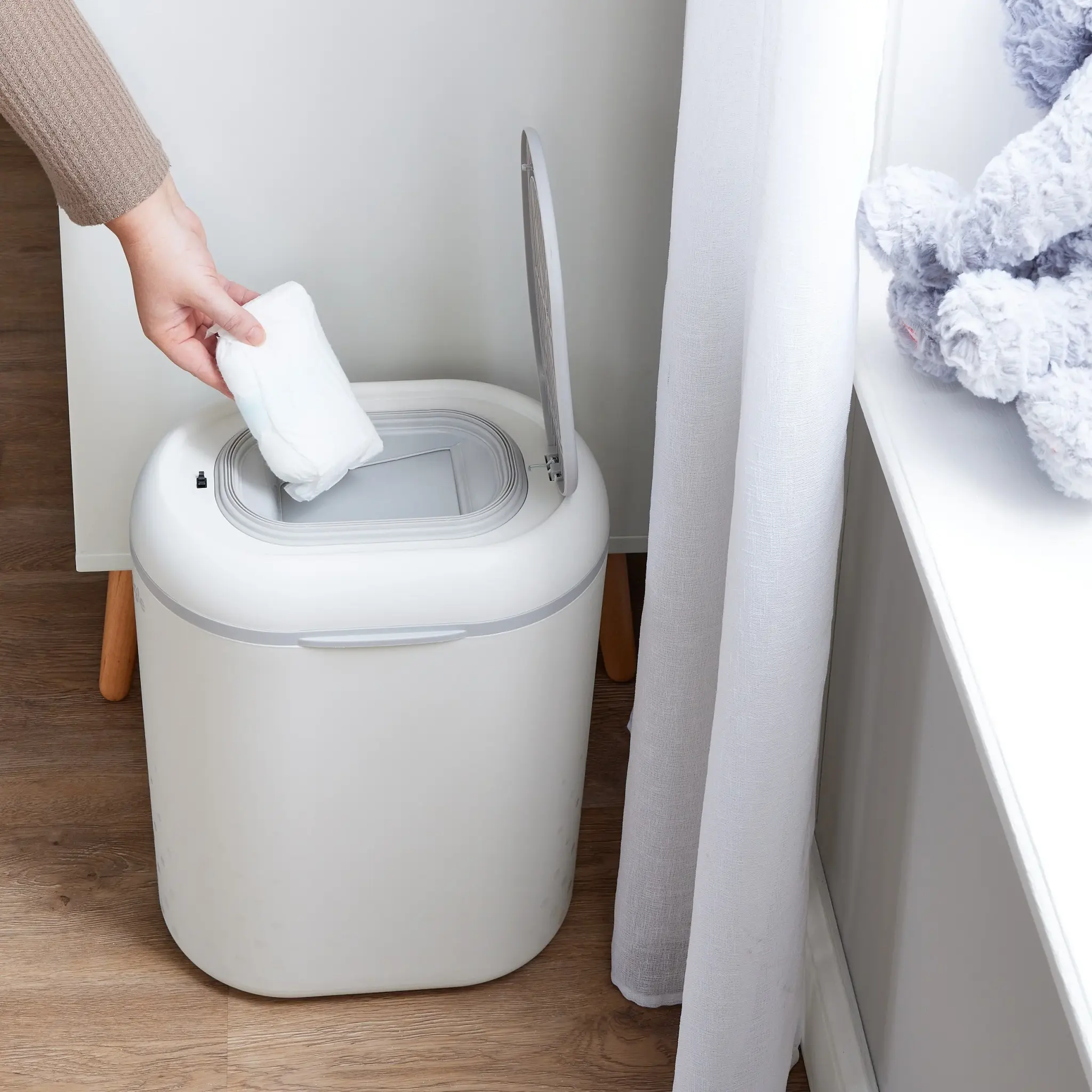 Shnuggle Shnuggle Eco-Touch Nappy Bin White/Grey