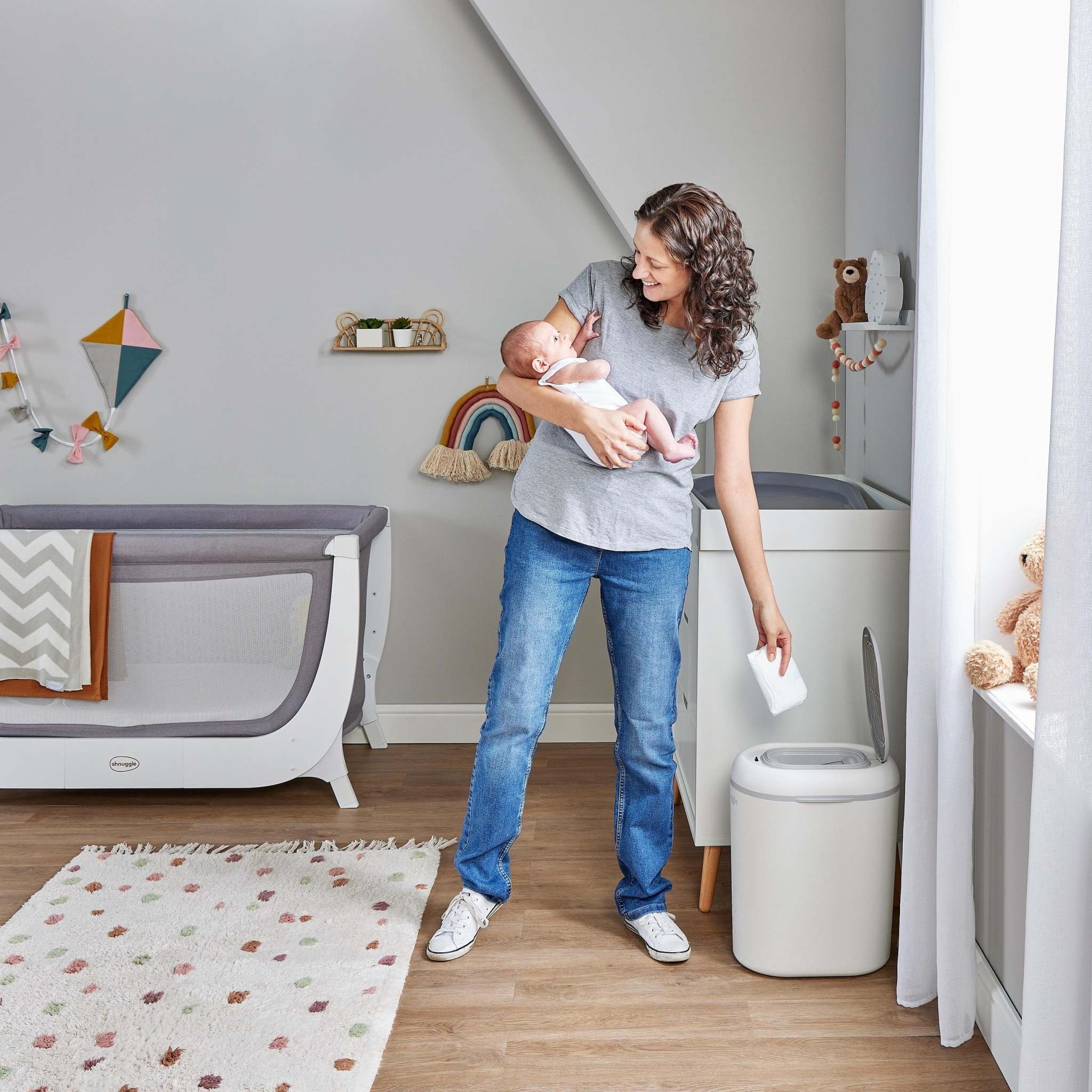 Shnuggle Shnuggle Eco-Touch Nappy Bin White/Grey