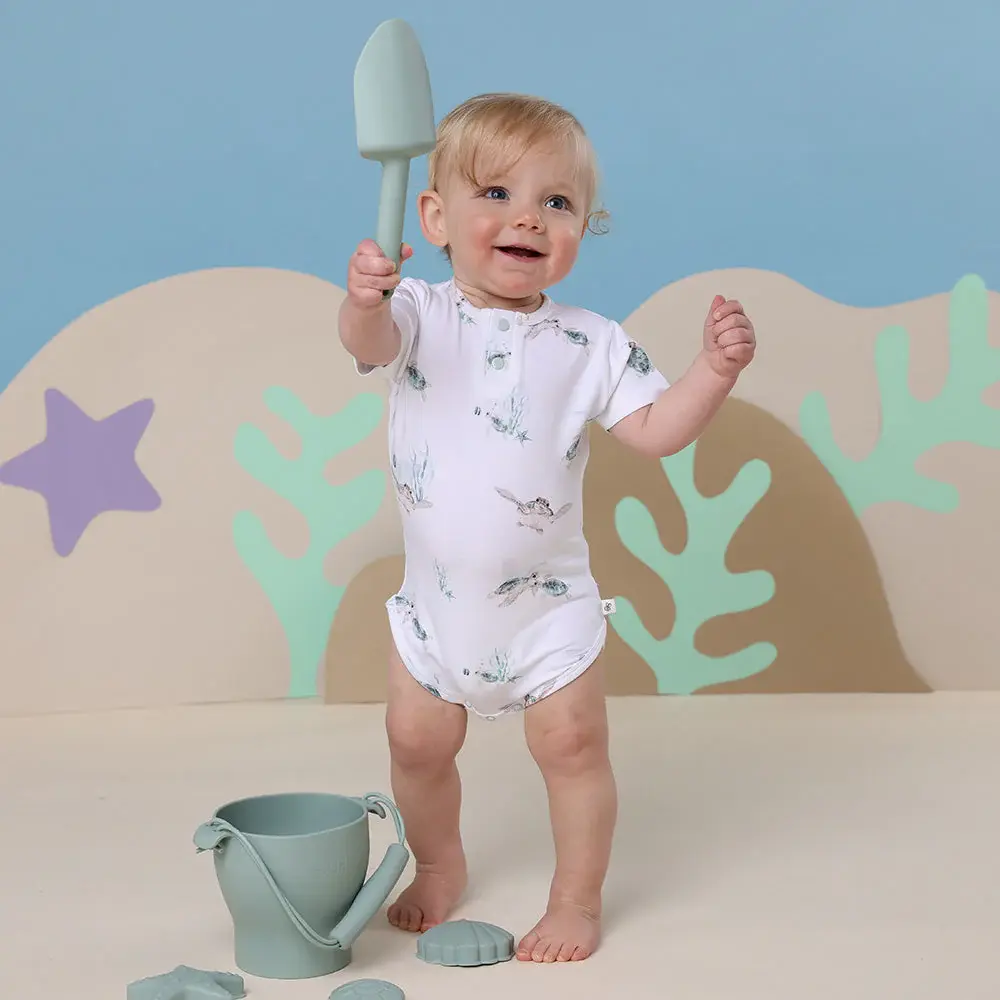 Snuggle Hunny Kids Snuggle Hunny Turtle Short Sleeve Organic Bodysuit