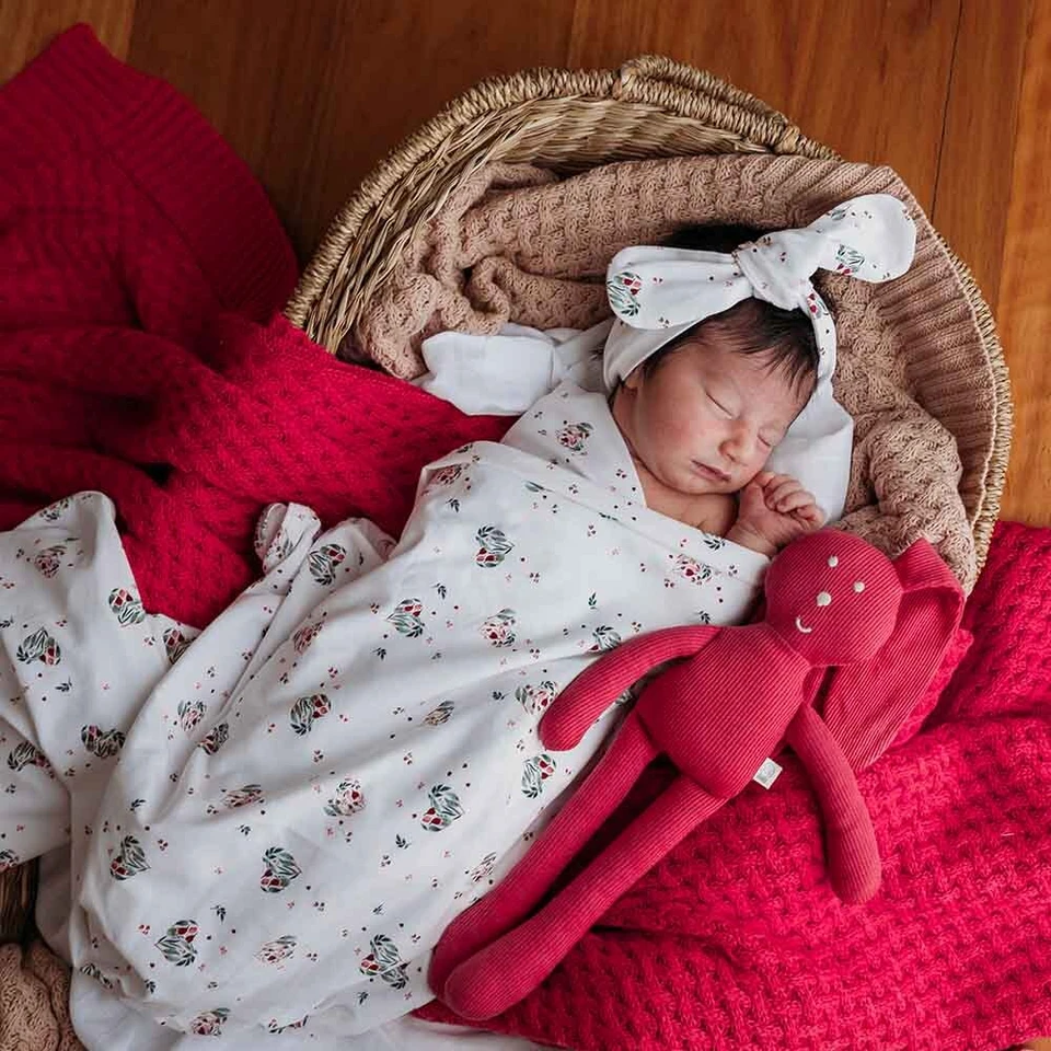 Snuggle Hunny Kids Snuggle Hunny Diamond Knit Blanket - Hibiscus