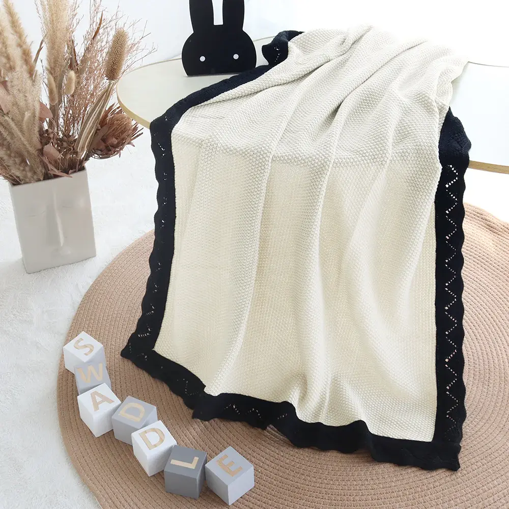 Bub2Kids Bub2Kids Off White with Black Border - 100% Organic Cotton Blanket - 80x100 cm