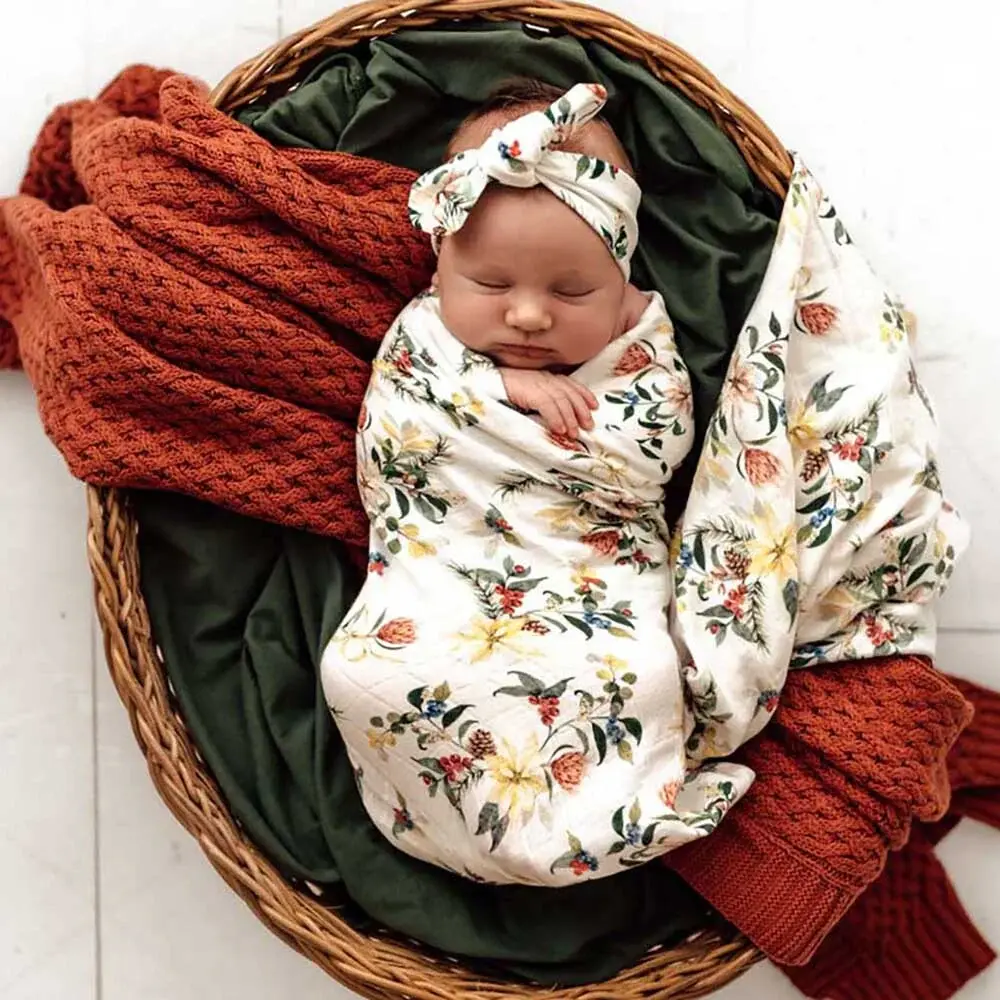 Snuggle Hunny Kids Snuggle Hunny Organic Muslin Wrap - Festive Berry - Limited Edition