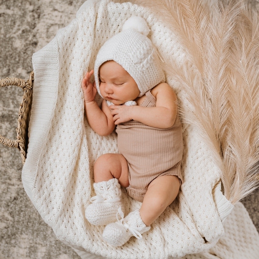 Snuggle Hunny Kids Snuggle Hunny Merino Wool Bonnet & Booties Set - Ivory