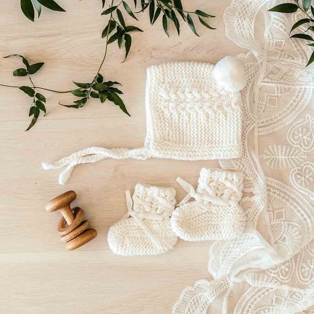 Snuggle Hunny Kids Snuggle Hunny Merino Wool Bonnet & Booties Set - Ivory