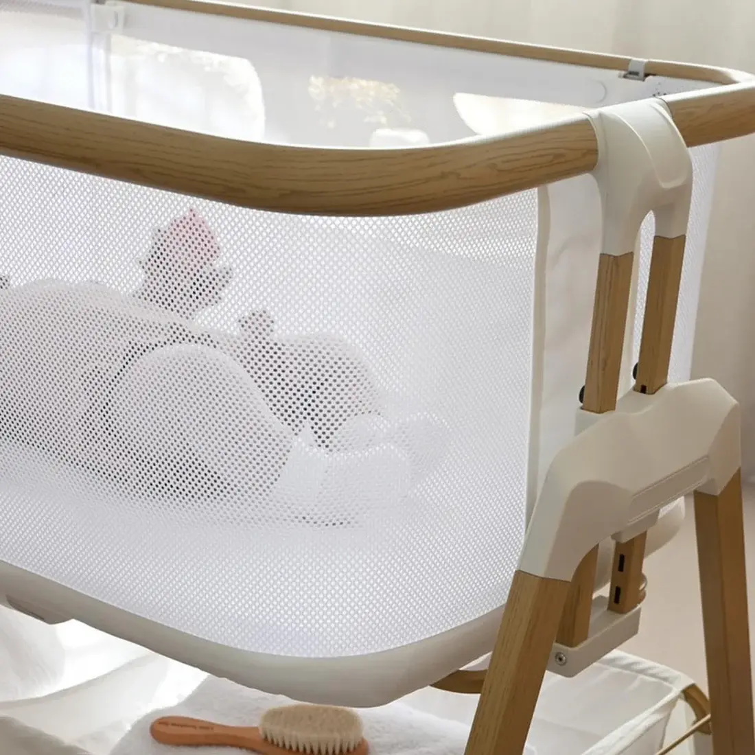 BabyRest Babyrest Alfie Bedside Bassinet - White/Natural