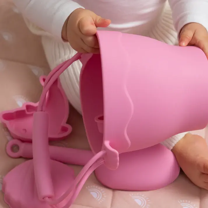 Playground Playground Silicone 8pc Bucket & Spade Set