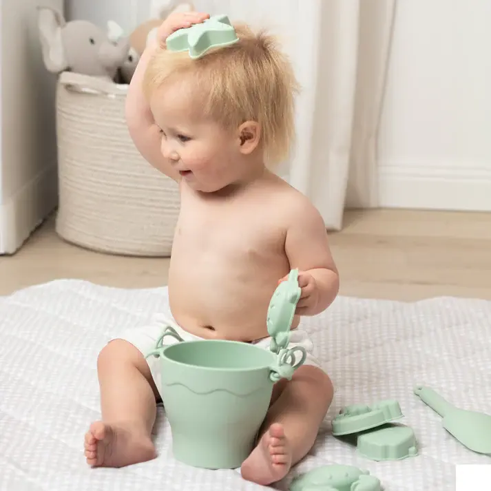 Playground Playground Silicone 8pc Bucket & Spade Set