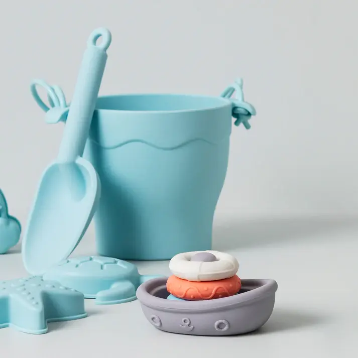 Playground Playground Silicone 8pc Bucket & Spade Set