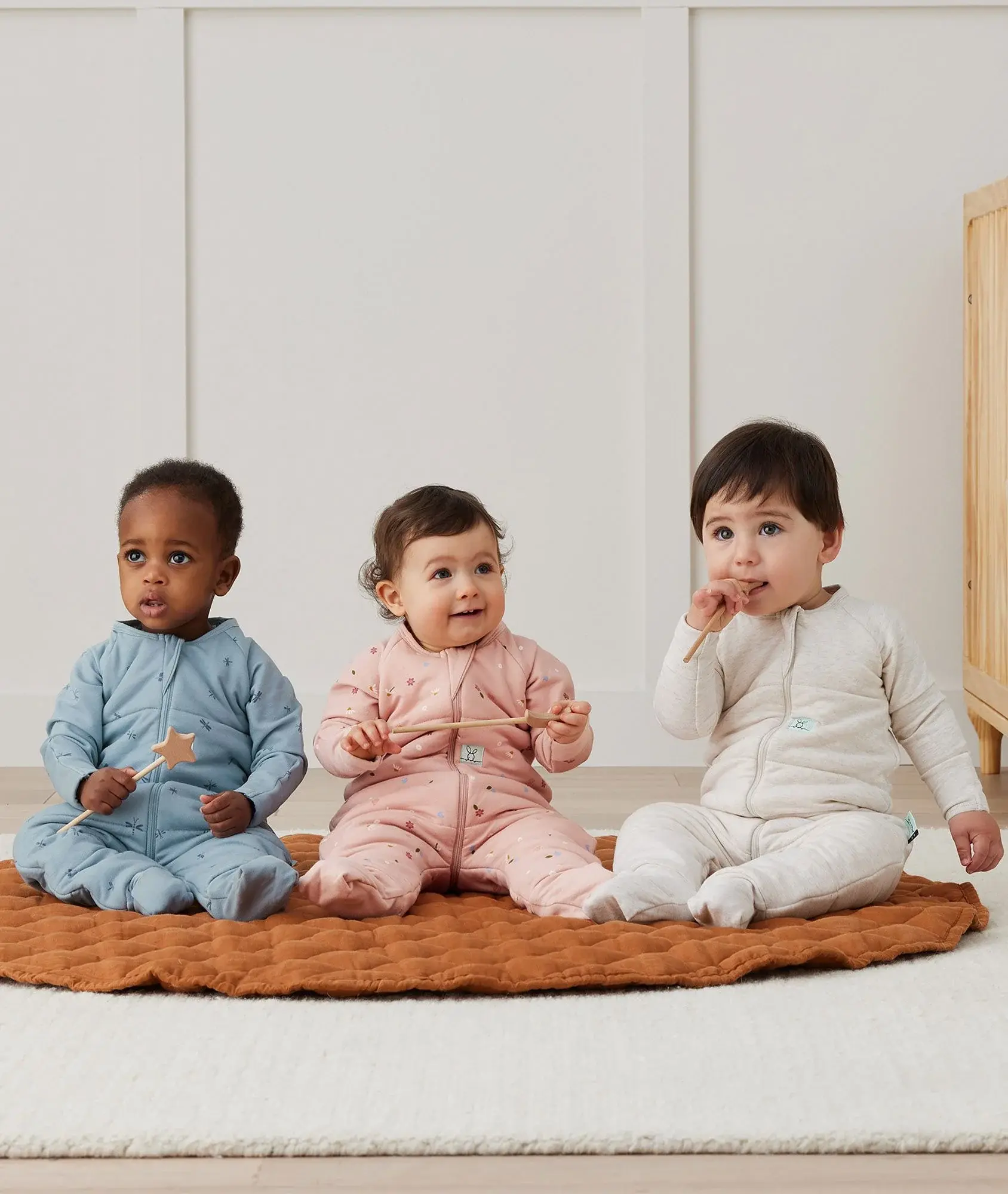 ErgoPouch ErgoPouch 3.5 Tog Sleep Onesie Daisies