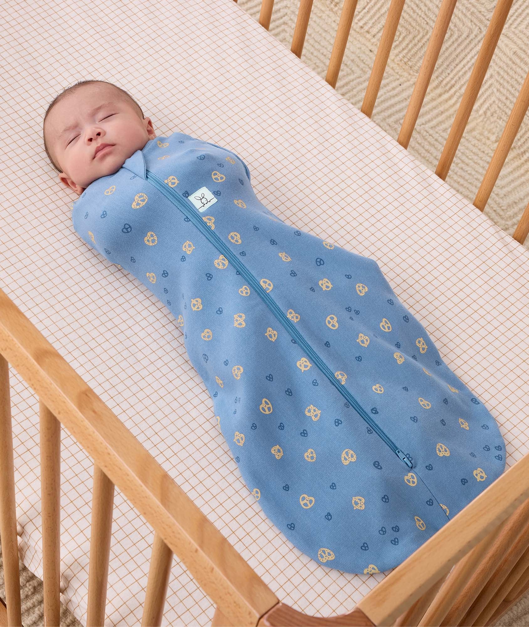 ErgoPouch ErgoPouch Cocoon Swaddle Bag 1.0 TOG - Petit Pretzel