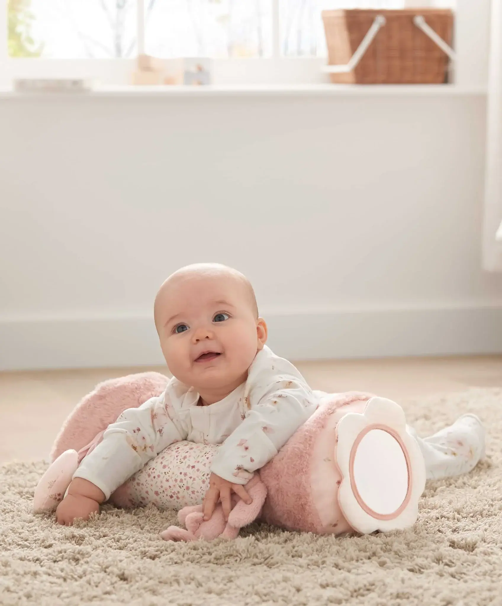 Mamas & Papas Mamas & Papas Tummy Time Roll - Welcome to the World Pink