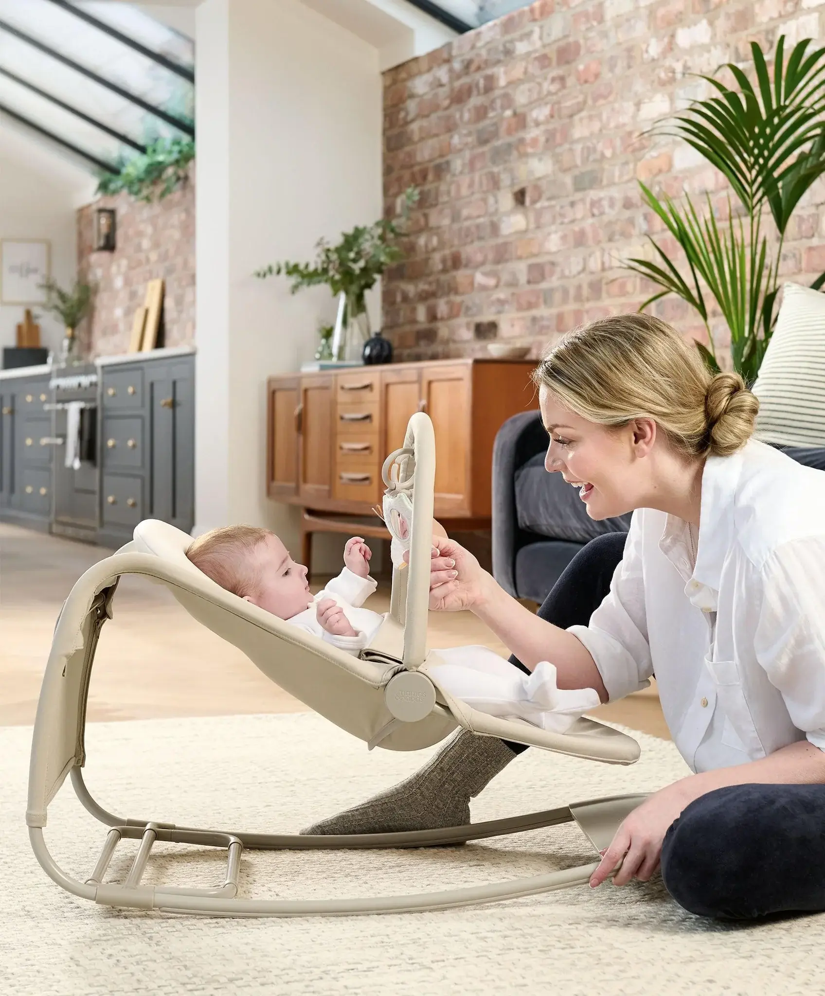 Mamas and Papas Mamas & Papas Tempo 3-in-1 Rocker/Bouncer - Sand