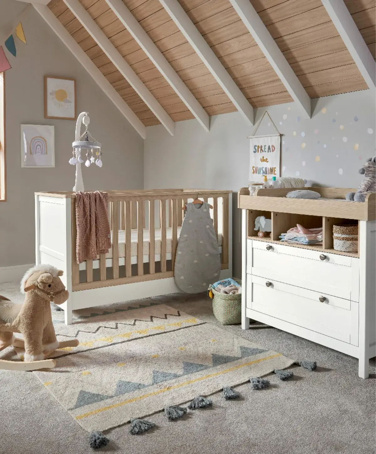 Mamas and Papas Mamas & Papas Harwell Bundle5pc Set - Cot, Mattress, quilted mattress protector, fitted sheet, dresser, change table top - White/Natural
