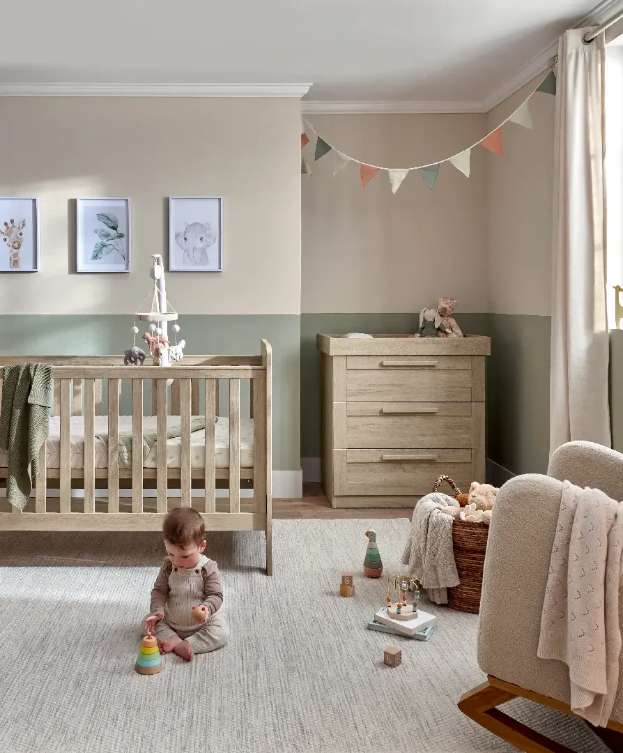Mamas and Papas Mamas & Papas Atlas Bundle 5pc Set - (Cot, Mattress, quilted mattress protector, fitted sheet, dresser & change table)