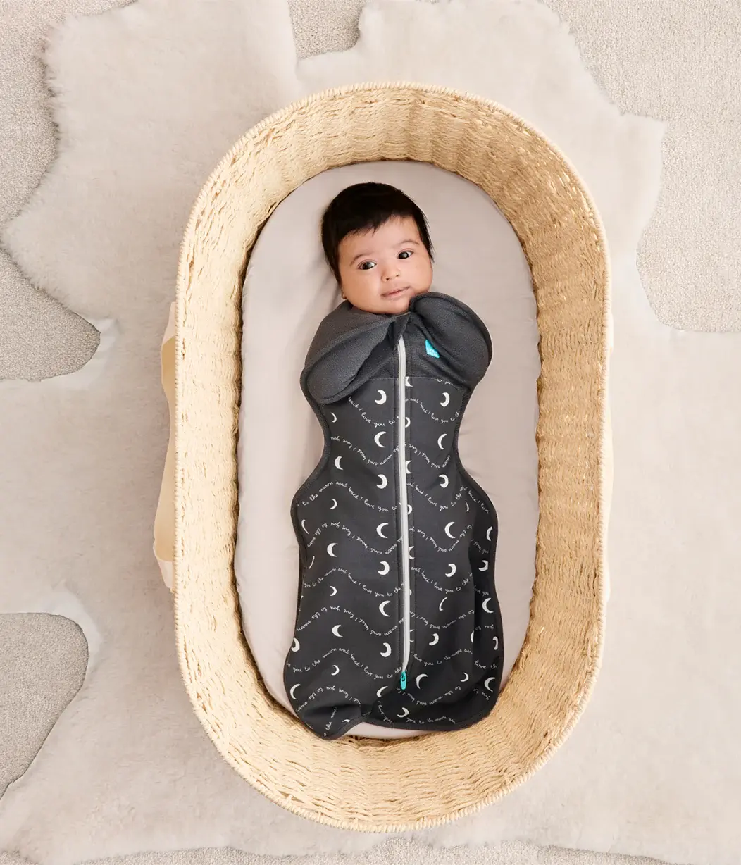Love To Dream Love to Dream Swaddle Up 1.5T Stretch Cotton Fleece Moon & Back Charcoal