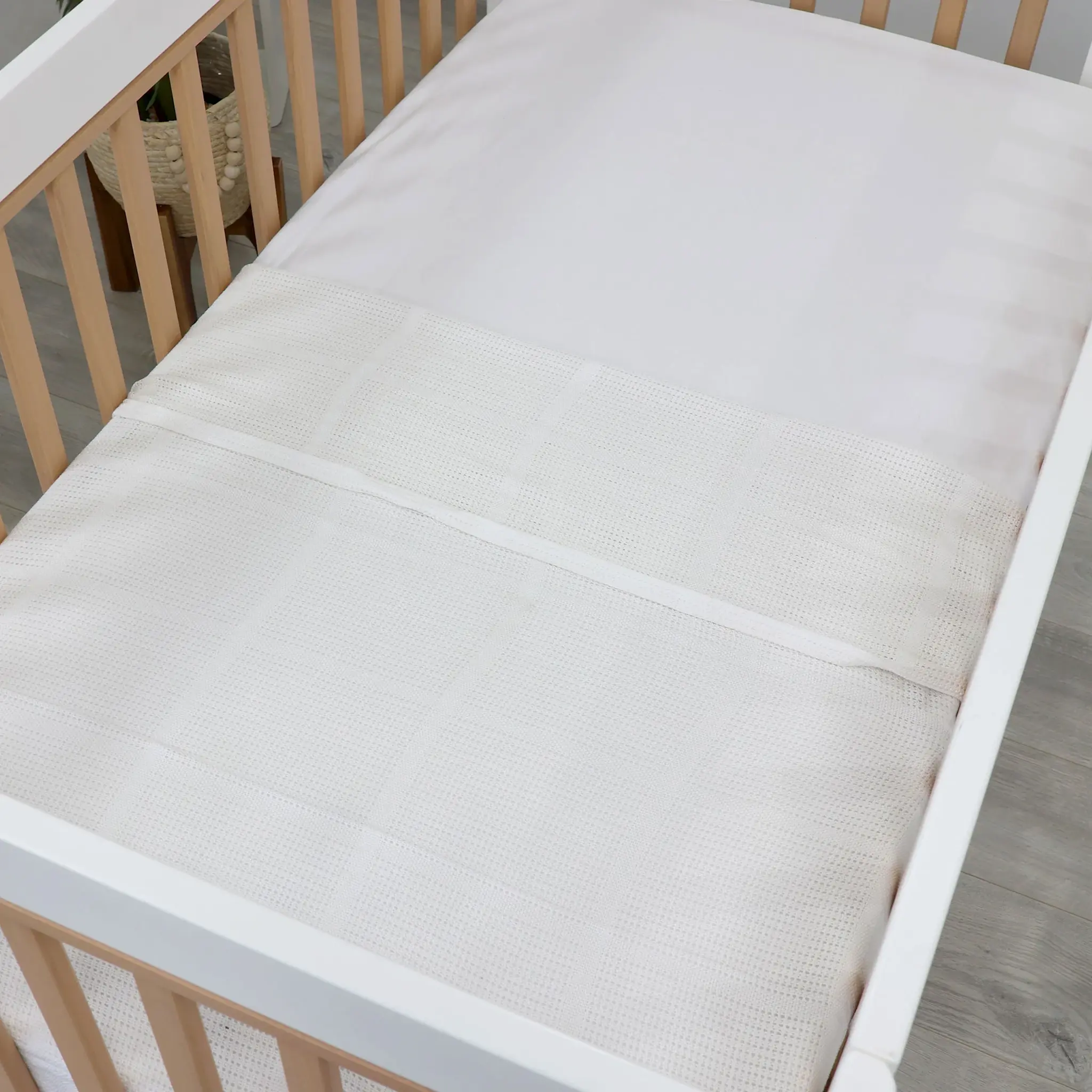 Bubba Blue Bubba Blue Bamboo White Cot Blanket