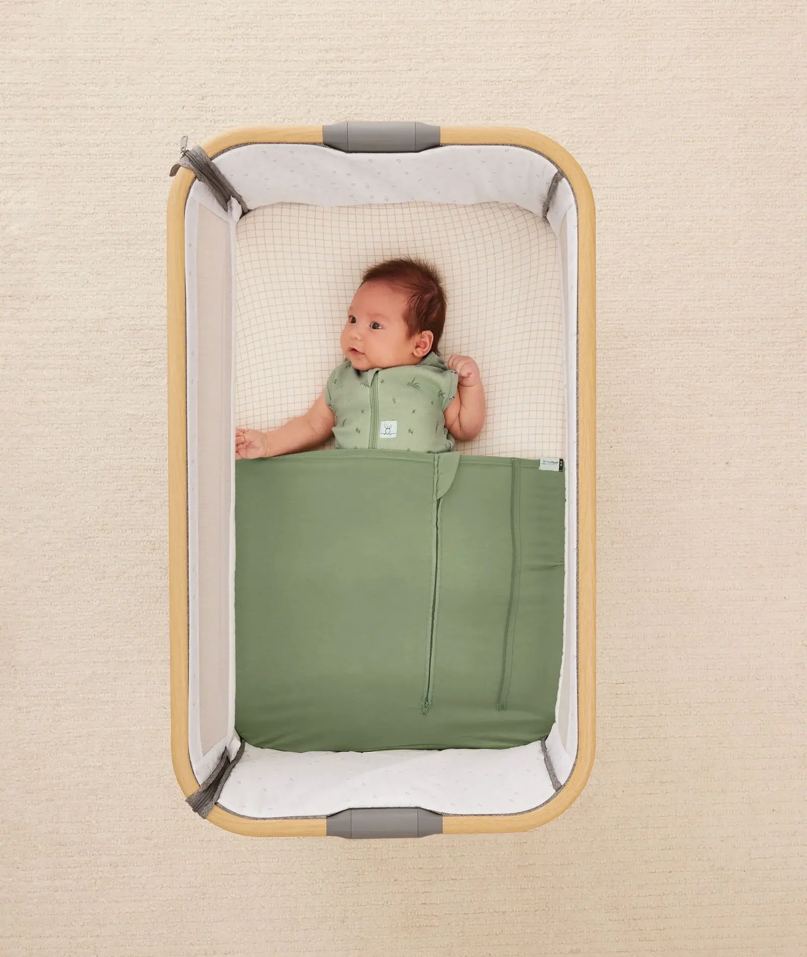 ErgoPouch ErgoPouch HugMe Blanket 0.2 & 1.0 TOG Bedside Sleeper - Moss
