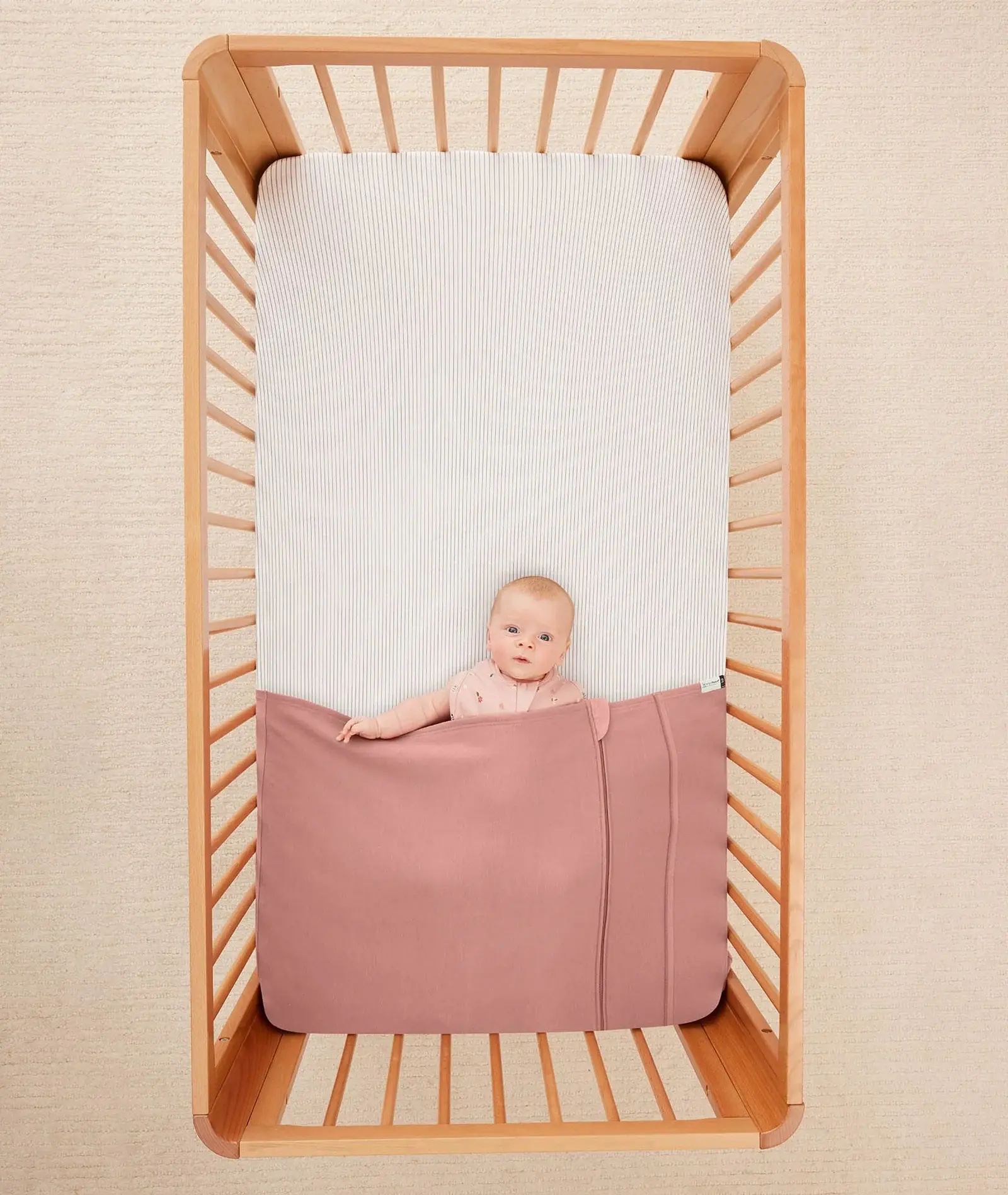 ErgoPouch ErgoPouch HugMe Blanket 0.2 & 1.0 TOG Bedside Sleeper  - Rose