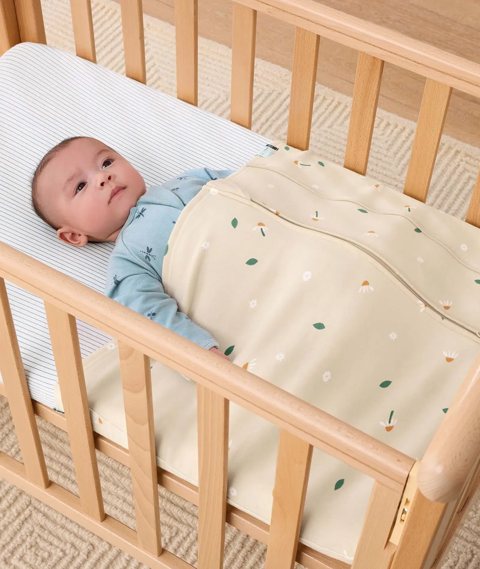 ErgoPouch ErgoPouch HugMe Blanket 1.0 & 2.5 TOG Cot - Daisy Sprinkle