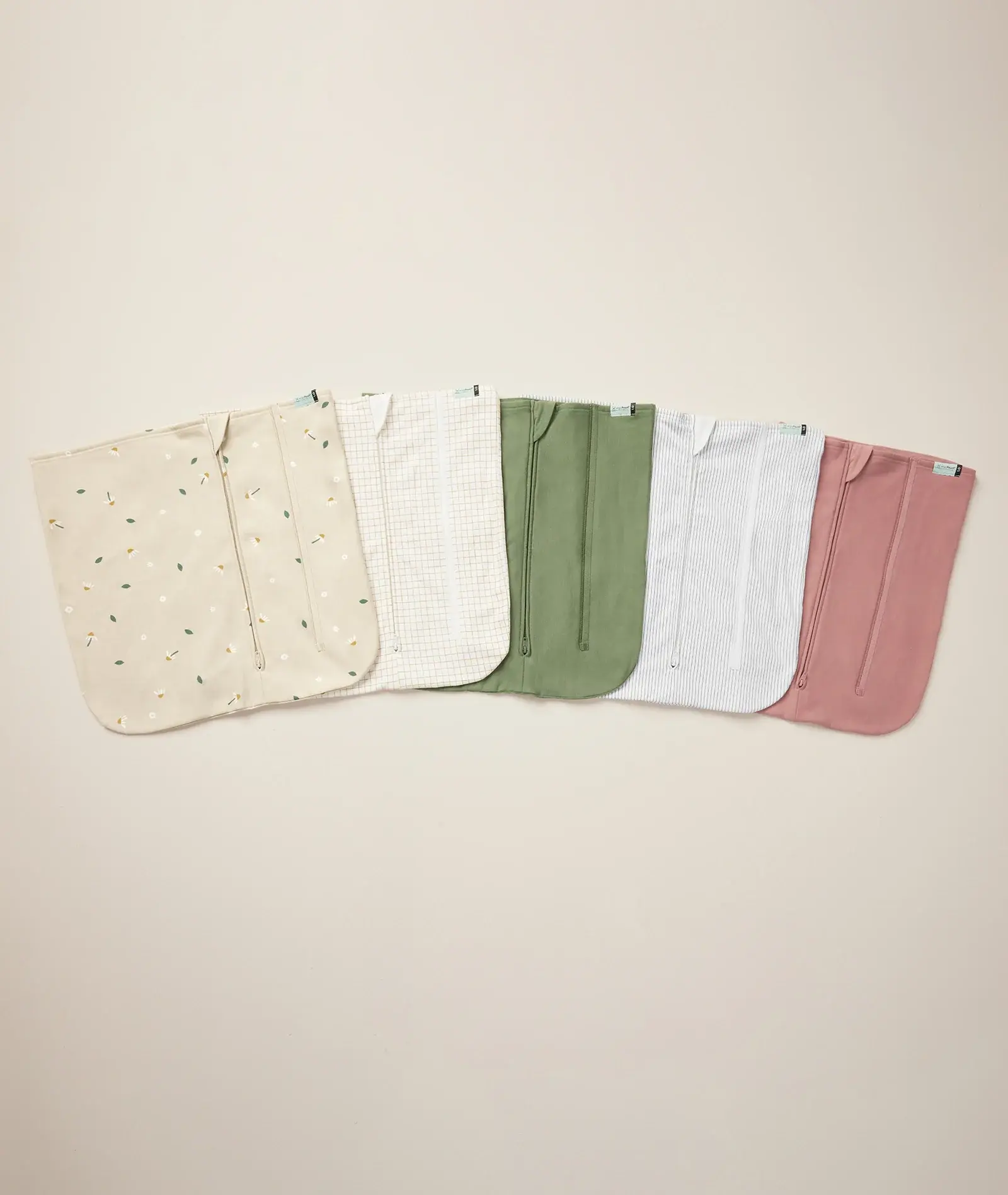 ErgoPouch ErgoPouch HugMe Blanket 1.0 & 2.5 TOG Cot - Daisy Sprinkle