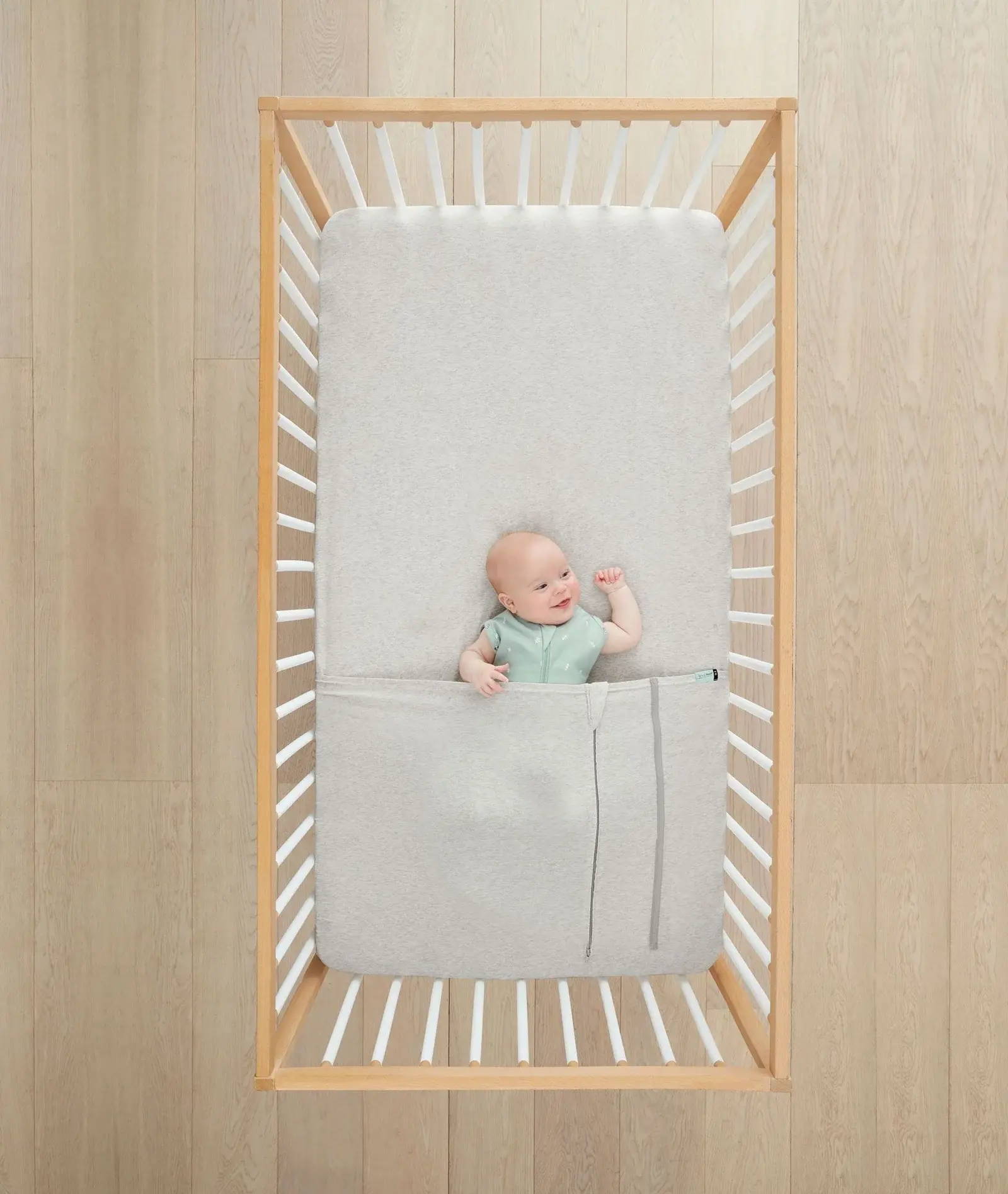 ErgoPouch ErgoPouch HugMe Blanket 0.2 & 1.0 TOG Bedside Sleeper - Grey Marle