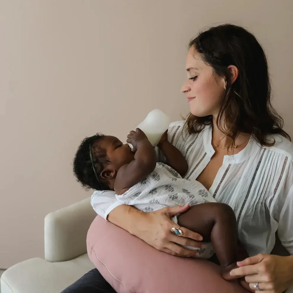 Snuggle Me Organic Snuggle Me Organic Feeding Pillow Gumdrop