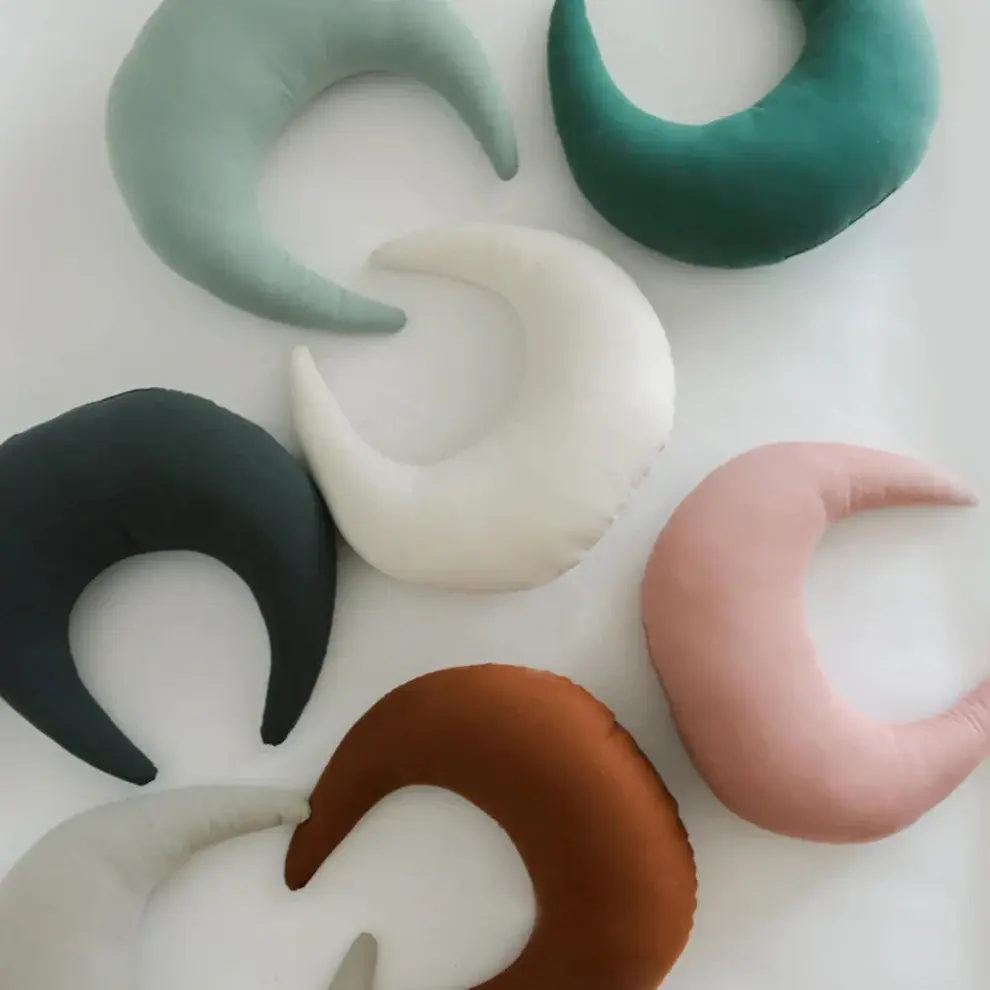 Snuggle Me Organic Snuggle Me Organic Feeding Pillow Gumdrop