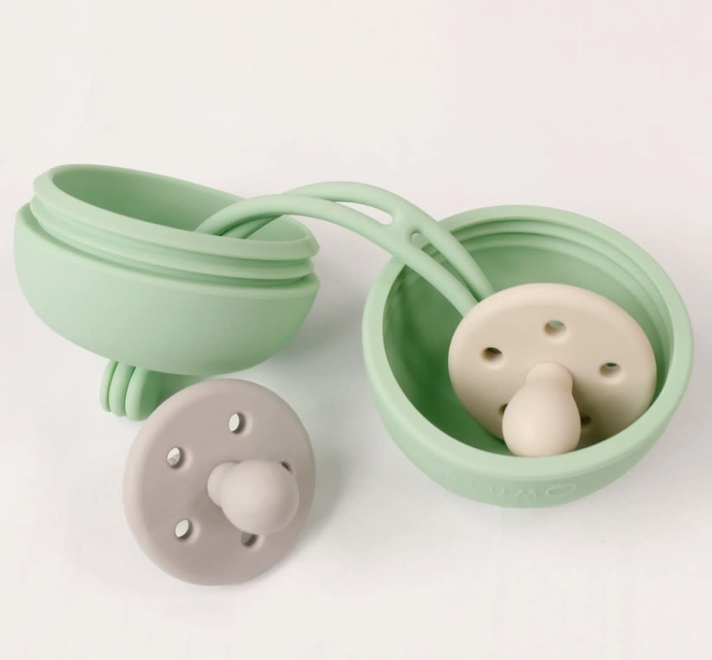 Plum Plum Soother Storage Pod