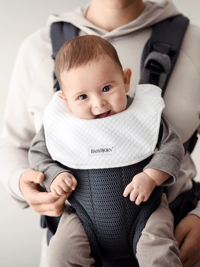 BabyBjorn BabyBjorn Bib for Baby Carrier Harmony - White