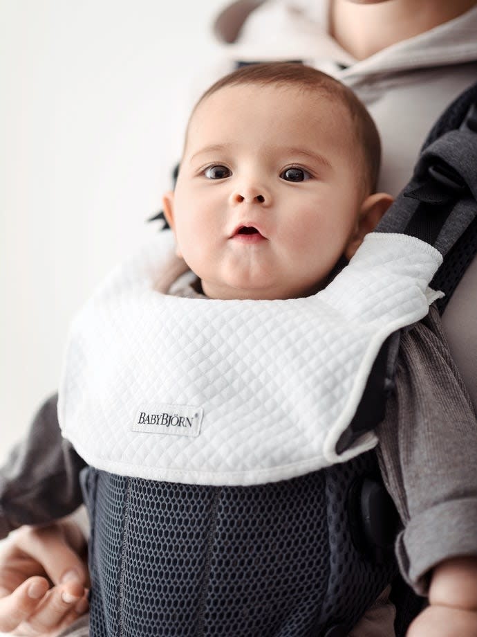 BabyBjorn BabyBjorn Bib for Baby Carrier Harmony - White