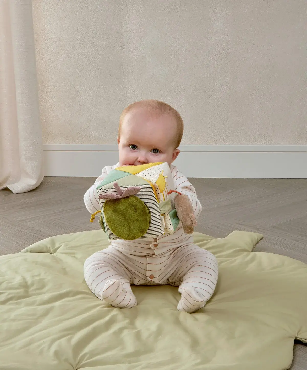 Mamas and Papas Mamas & Papas Folding Activity Cube