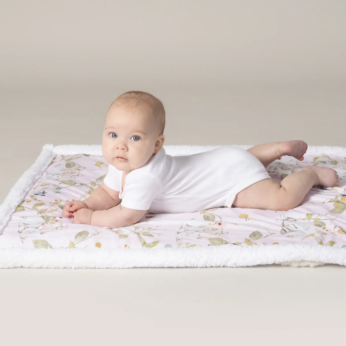 Bubba Blue Bubba Blue Sleeping Bunny Cuddle Blanket