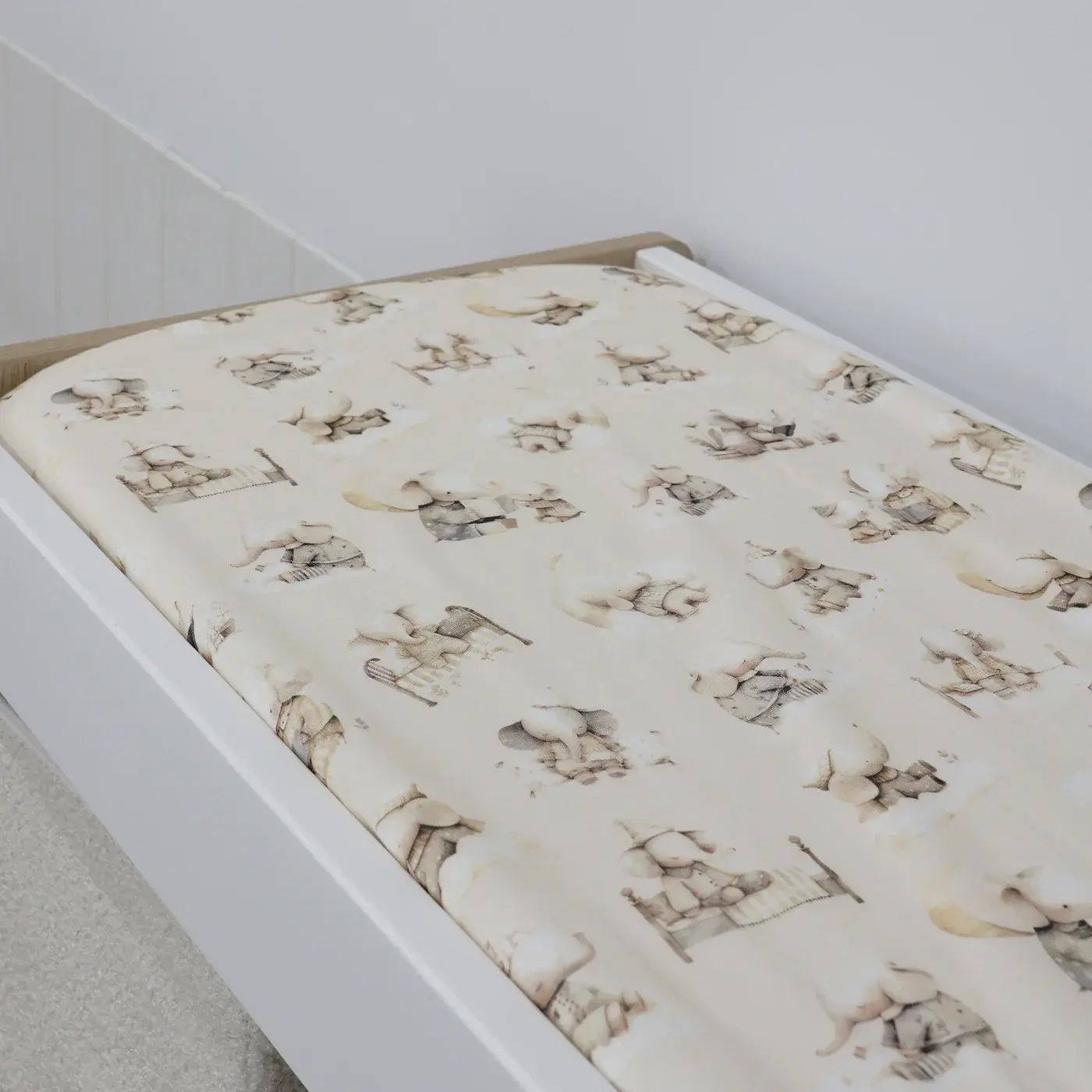 Bubba Blue Bubba Blue Elephant Bedtime Waterproof Change Mat Cover
