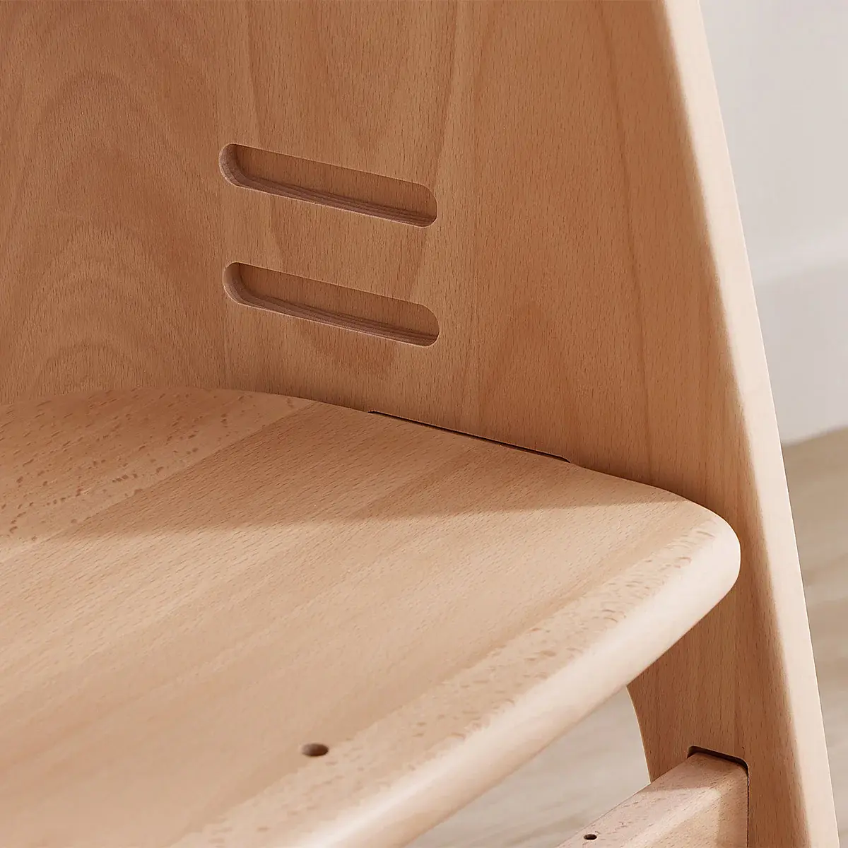 Boori Boori Byron High Chair V23 (with seat insert and harness)