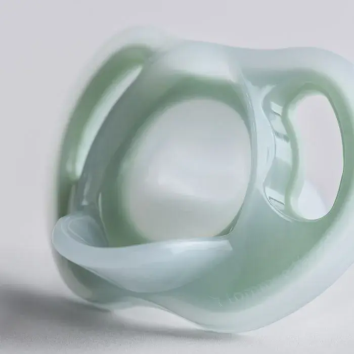 Tommee Tippee Tommee Tippee Ultra Light Silicone Soother 2pk