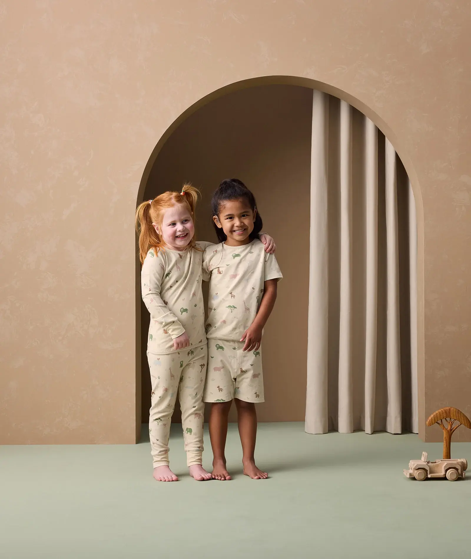 ErgoPouch ErgoPouch Pyjamas:2 Piece set Short Sleeve 0.2 Tog Savannah