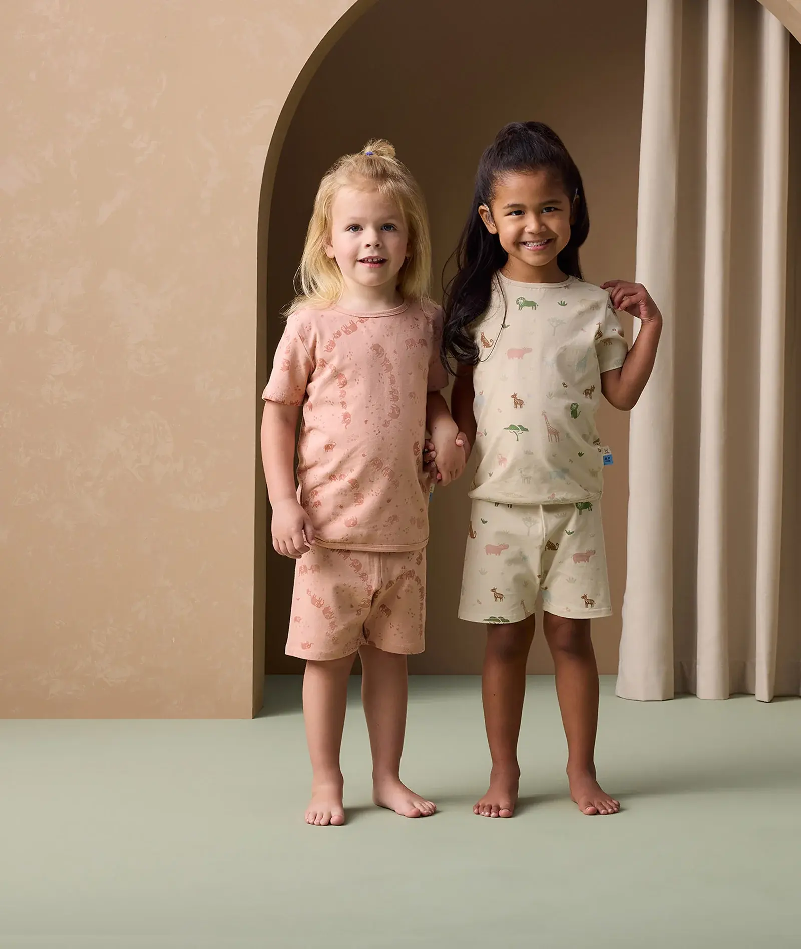 ErgoPouch ErgoPouch Pyjamas:2 Piece set Short Sleeve 0.2 Tog Savannah
