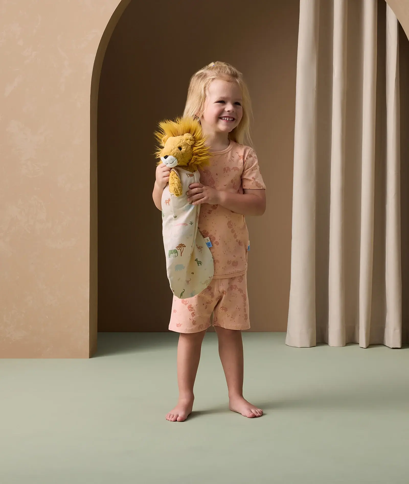 ErgoPouch ErgoPouch Pyjamas:2 Piece set Short Sleeve 0.2 Tog Elephant Parade