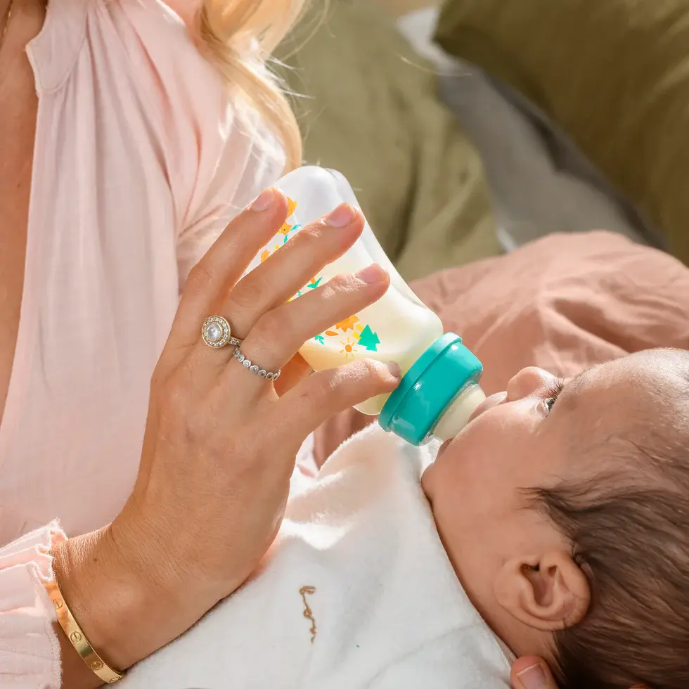 Pigeon Pigeon Flexible Curve Bottle PP Beach 250ML