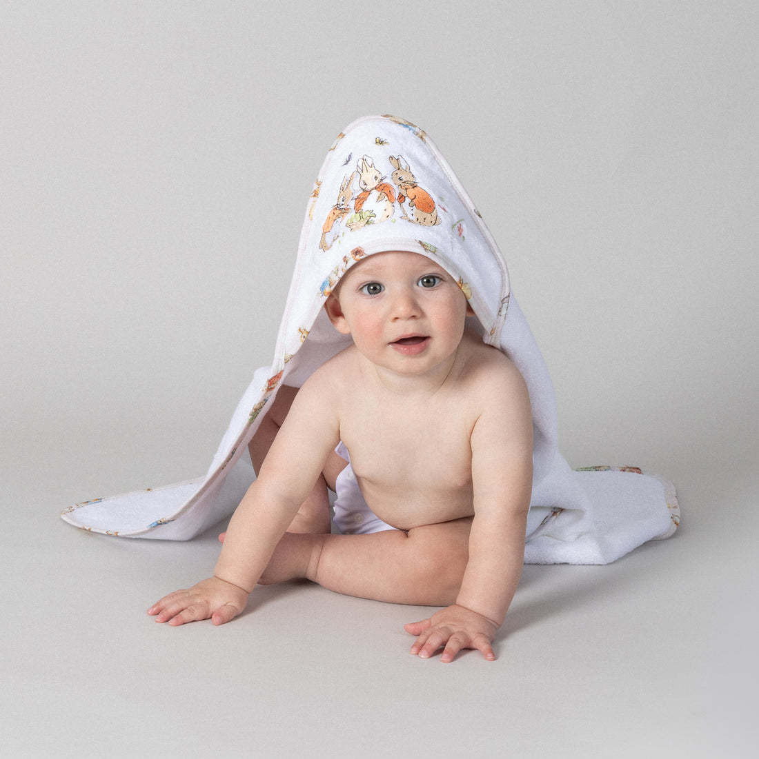 Bubba Blue Bubba Blue Peter Rabbit Flopsy Mopsy & Cottontail Hooded Towel