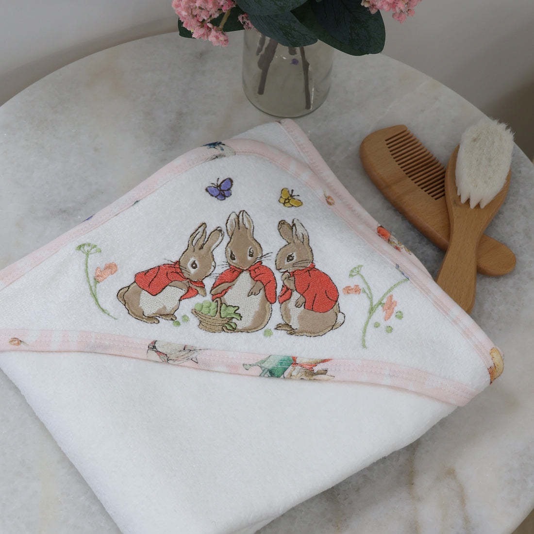Bubba Blue Bubba Blue Peter Rabbit Flopsy Mopsy & Cottontail Hooded Towel