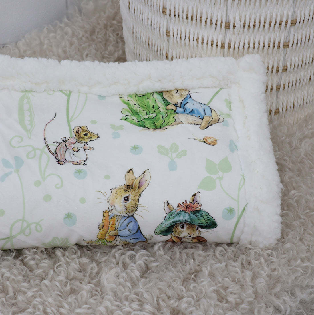 Bubba Blue Bubba Blue Peter Rabbit & Benjamin Bunny Cuddle Blanket