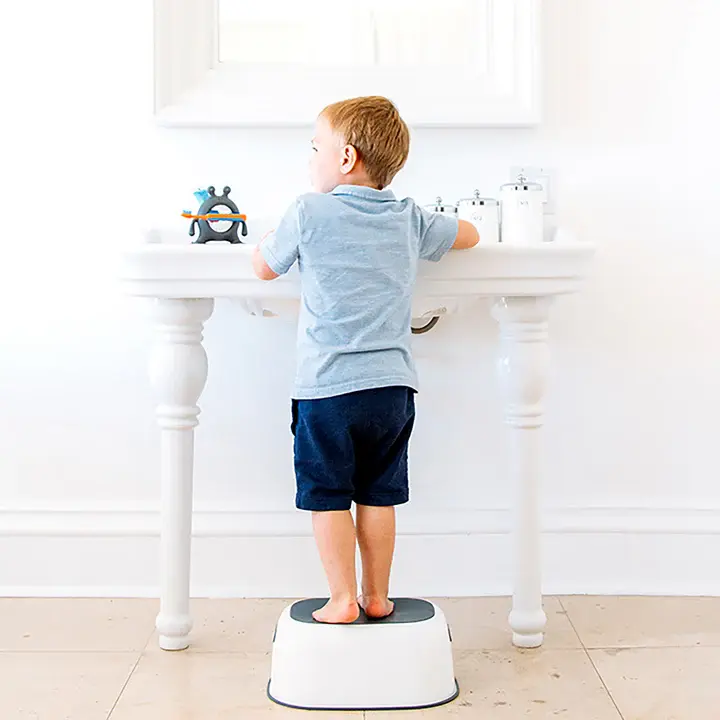 Prince Lionheart Prince Lionheart Step Stool - Galactic Grey