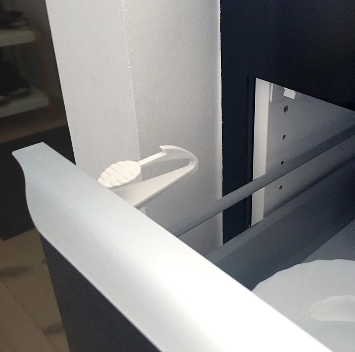 BabyDan BabyDan Adhesive Drawer / Cupboard Lock Easy Fix